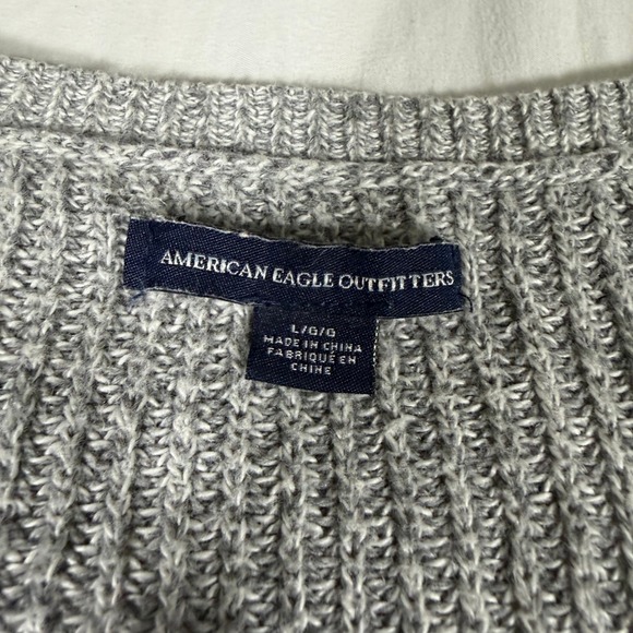 American Eagle Gray Ribbed V-Neck Sweater Lace Up Sleeve Detail Large - Picture 3 of 11